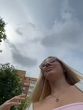 Stripchat Live Sex Cam of NewLale
