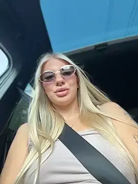 Stripchat Sex Cam of NewLale