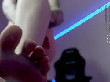 Stripchat Free Live Porn of QueenAliceX