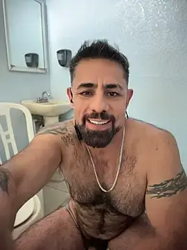 Stripchat Live Sex Cam of wolfbucker