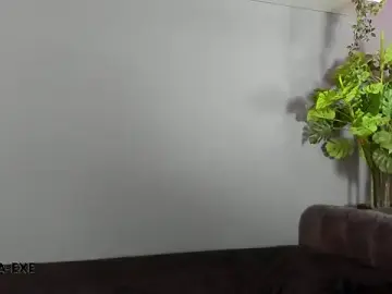 Stripchat Watch Live Sex Cams of Kira_Exe_