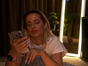 Stripchat Live Sex Cam of MissEmaDivine