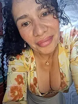 Stripchat Sex Cam of Lina_444