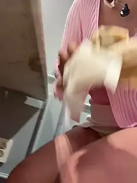 Stripchat Live Sex Cam of winter11