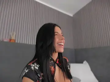 Stripchat Free Porn Cam of emelie_89