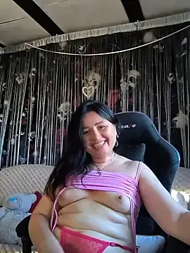 Stripchat Live Sex of KikiXRed