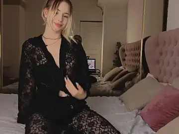 Stripchat Free Porn Cam of Bella_crazyy