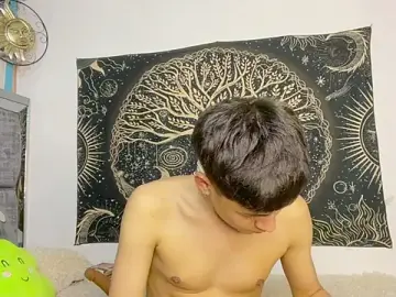 Stripchat Live Porn of Andy_Belier23