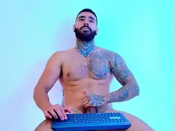 Stripchat Adult Video Chat of silvano_torres