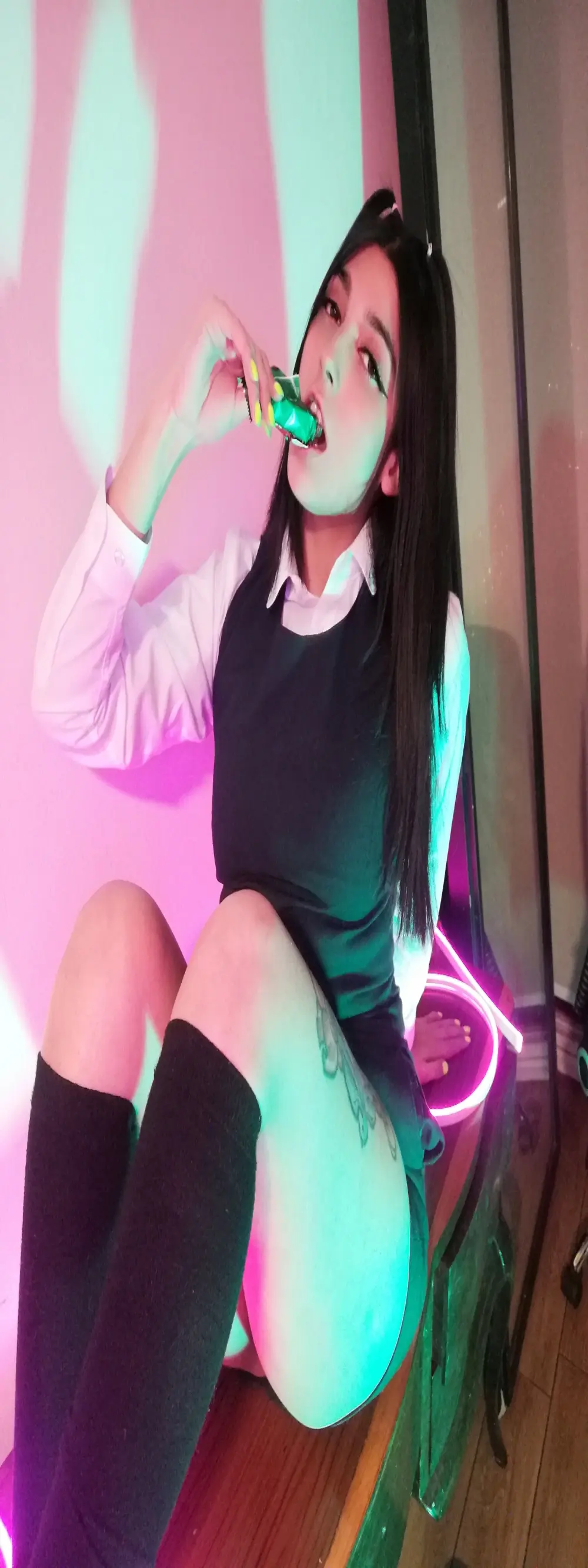 Felicia_smok3