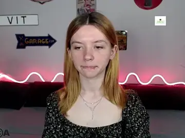 Stripchat Free Porn Cam of CarolInWonderland