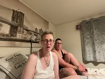 Stripchat Free Porn Cam of Curvy-Jinx
