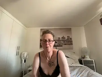 Stripchat Sex Chat of Curvy-Jinx
