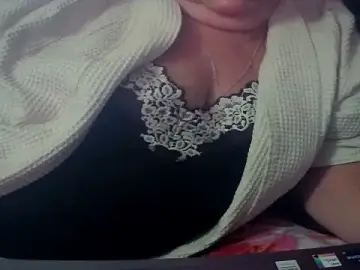 Stripchat Live Sex Cam of Playful_MILF_Demi
