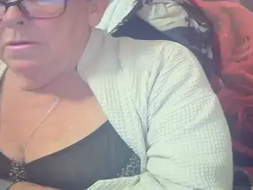 Stripchat Live Porn of Playful_MILF_Demi