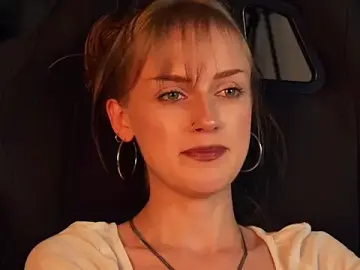 Stripchat Live Sex of KiraMontoya