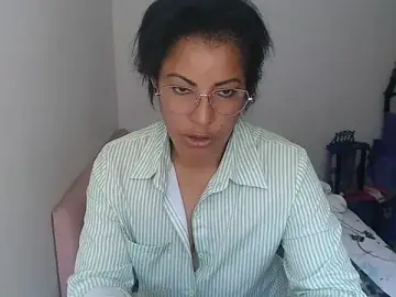 Stripchat Nude Webcam of kateleyagrey