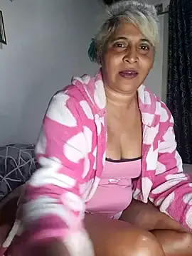 Stripchat Live Sex of Goodgirlsue_77