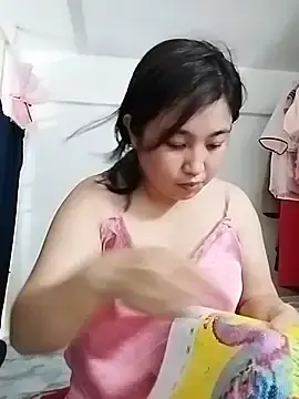 Stripchat Live Sex Cam of Minn-cute
