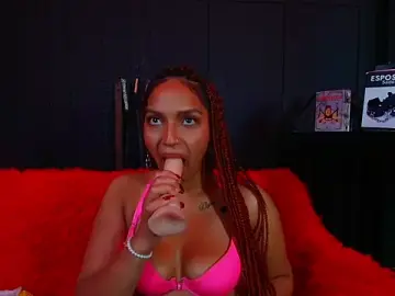 Stripchat Sex Cam of Briana_pratt