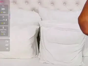 Stripchat Sex Cam of IvaRoberts