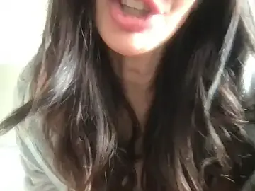 Stripchat Sex Cam of Paolaoliver