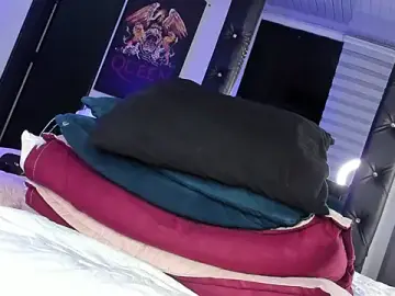 Stripchat Live Sex Cam of MADISSONLOVE_