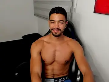 Stripchat Live Sex Cam of Simplee_guyy