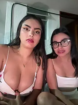 Stripchat Live Sex Cam of Maddy_Rouse_