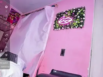 Stripchat Sex Cam of shenielxx