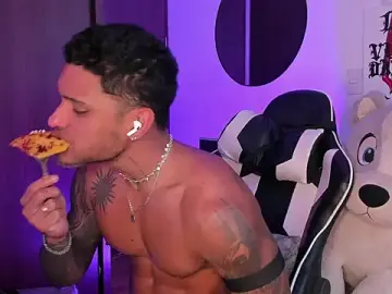 Stripchat Live Sex Cam of Alessandro_Vanni