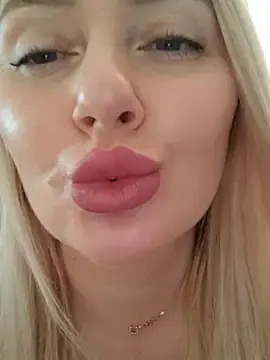 Stripchat Live Porn of LadyLolyPop_