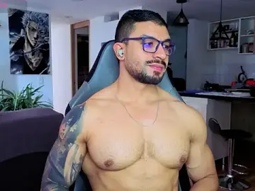 Stripchat Free Live Porn of Michael_Diamond