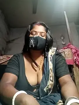 Stripchat Free Porn Cam of Miss-poly