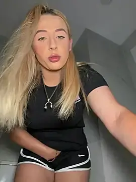 Stripchat Adult Webcam of Strongqueen