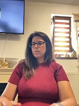 Stripchat Free Live Porn of NadiraNoor