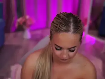 Stripchat Live Sex Cam of ElyssawetXX
