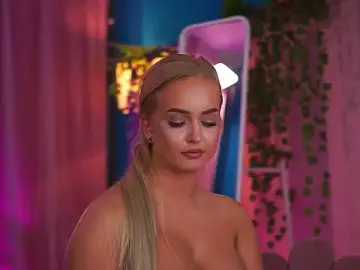 Stripchat Watch Live Sex Cams of ElyssawetXX