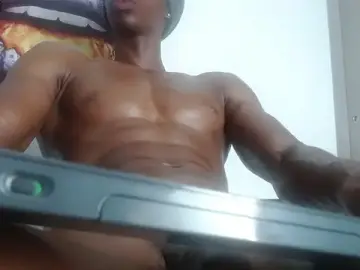 Stripchat Free Porn Cam of drake_brwon_23
