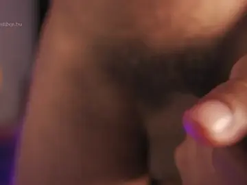 Stripchat Free Porn Cam of Colstorw_