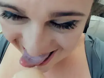 Stripchat Live Sex Cam of ClaraAndTerry
