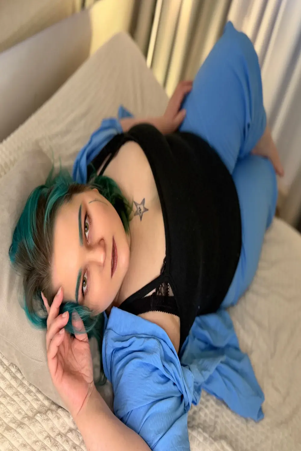 Amelia_Skyee