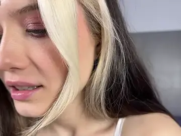 Stripchat Nude Webcam of _blowjob_queen
