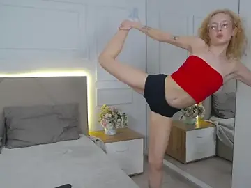 Stripchat Live Sex Cam of MiaVelmont