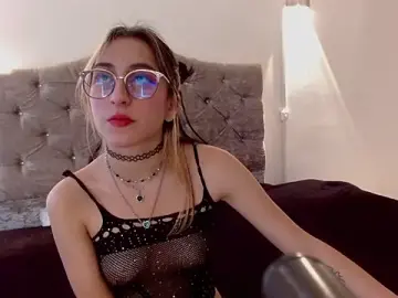 Stripchat Live Porn of mrandmrsvixencs