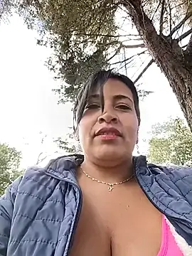 Stripchat Watch Live Sex Cams of ZOE-WILDER_