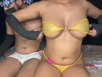 Stripchat Watch Live Sex Cams of Sassywildcouple_