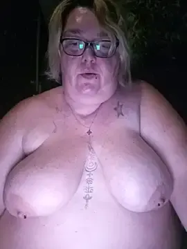 Stripchat Live Porn of diosacurvy1984