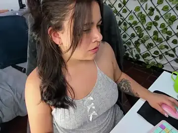 Stripchat Free Porn Cam of Amy_hoy69
