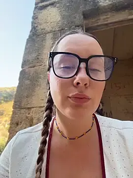 Stripchat Best Webcam of Mona_Plus